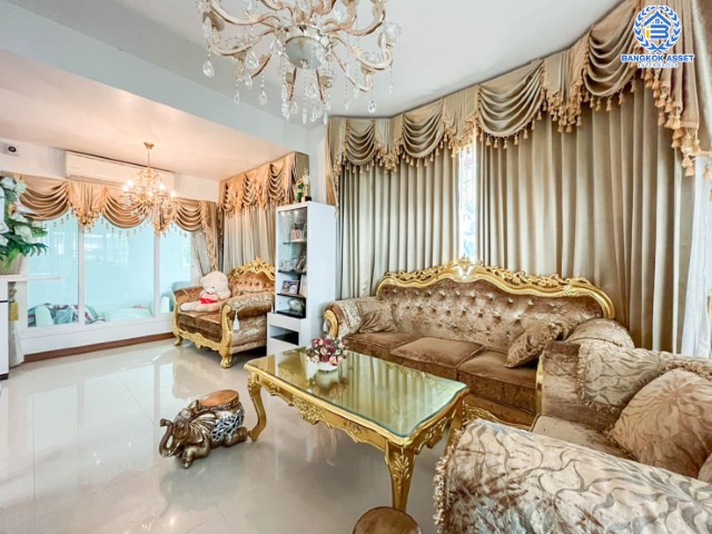 บ้านเดี่ยวมือสองย่านกรุงเทพฯ ม.เพอร์เฟคเพลส รัตนาธิเบศร์2 เนื้อที่กว้างขวางเกือบ 55 ตร.ว.  ฟังก์ชัน 3 ห้องนอน 3 ห้องน้ำ ที่จอดรถ 2 คัน บนทำเลแห่งการเดินทาง ใกล้รถไฟฟ้าสายสีม่วง "สถานีไทรม้า" และทางด่วน "งามวงศ์วาน"